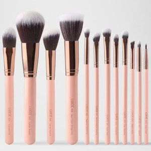 Luxie 12pc Classic Pink with Rose Gold Brushes With Brush Cup